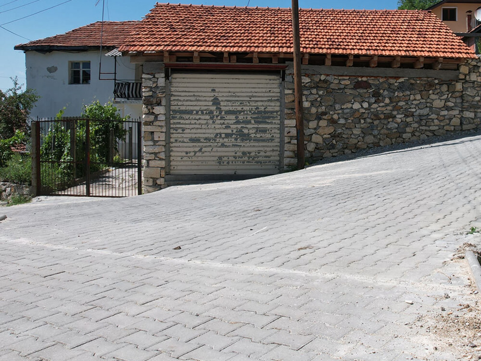 Изградба на локални улици во с.Баниште Општина Дебар