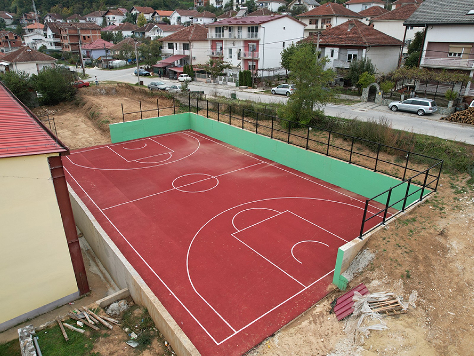 Отворено кошаркарско игралиште во ООУ „Св. Климент Охридски“ - Македонски Брод